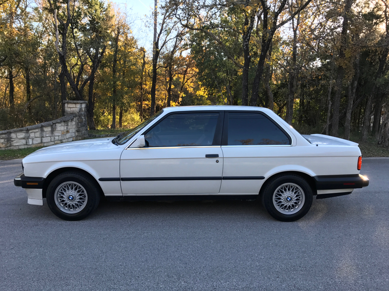 Illustration for article titled Project - 1988 BMW 325is